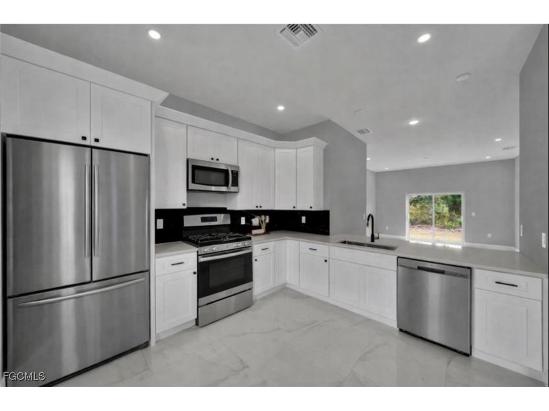 727 Santa Lucia Avenue S Lehigh Acres FL 33974 2026002433 image7