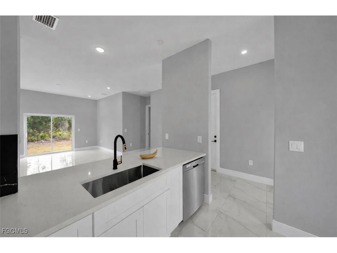 727 Santa Lucia Avenue S Lehigh Acres FL 33974 2026002433 image8