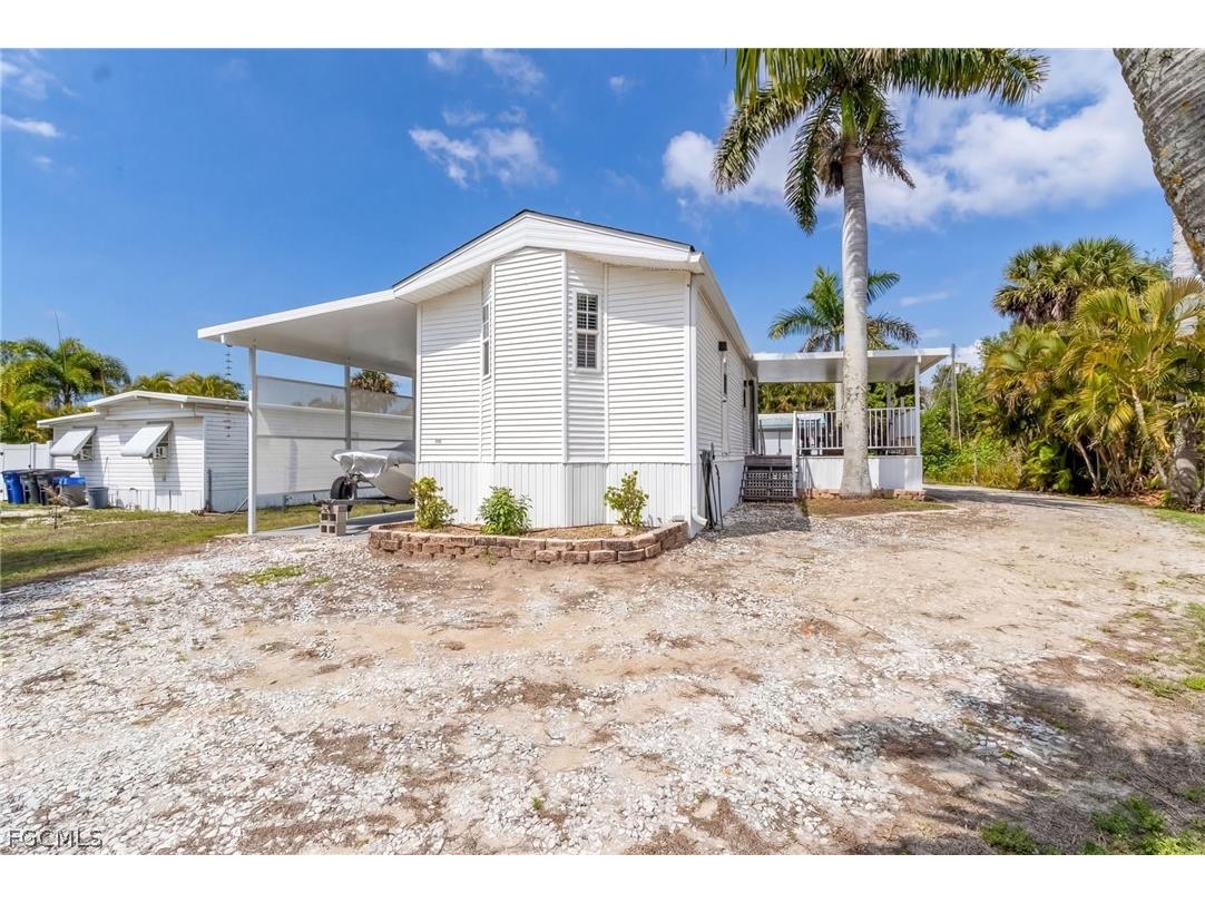 7270 Pinehurst Road Bokeelia FL 33922 2026013547 image1