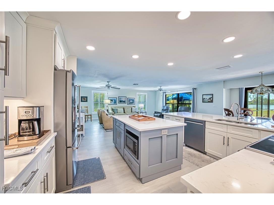 7275 Lake Drive Fort Myers FL 33908 2025024242 image11