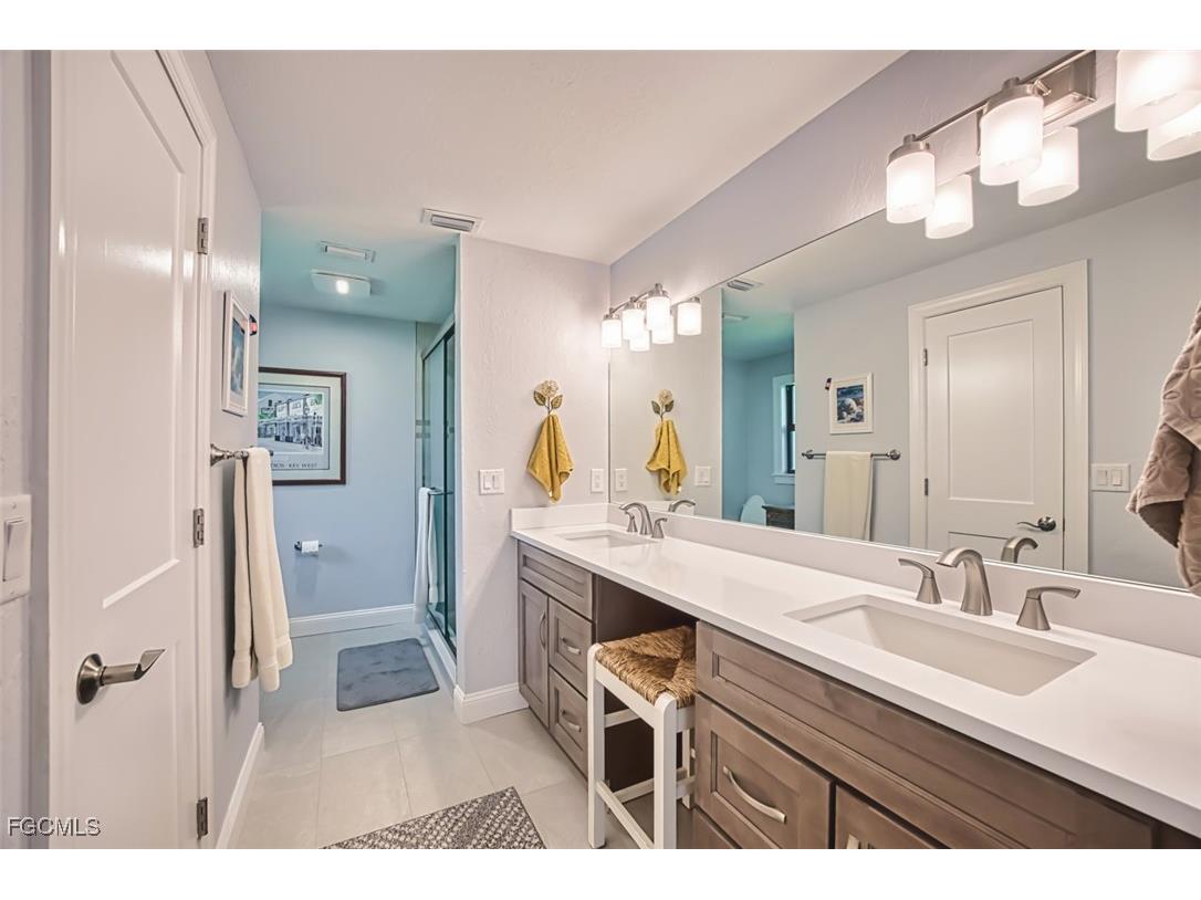 7275 Lake Drive Fort Myers FL 33908 2025024242 image28