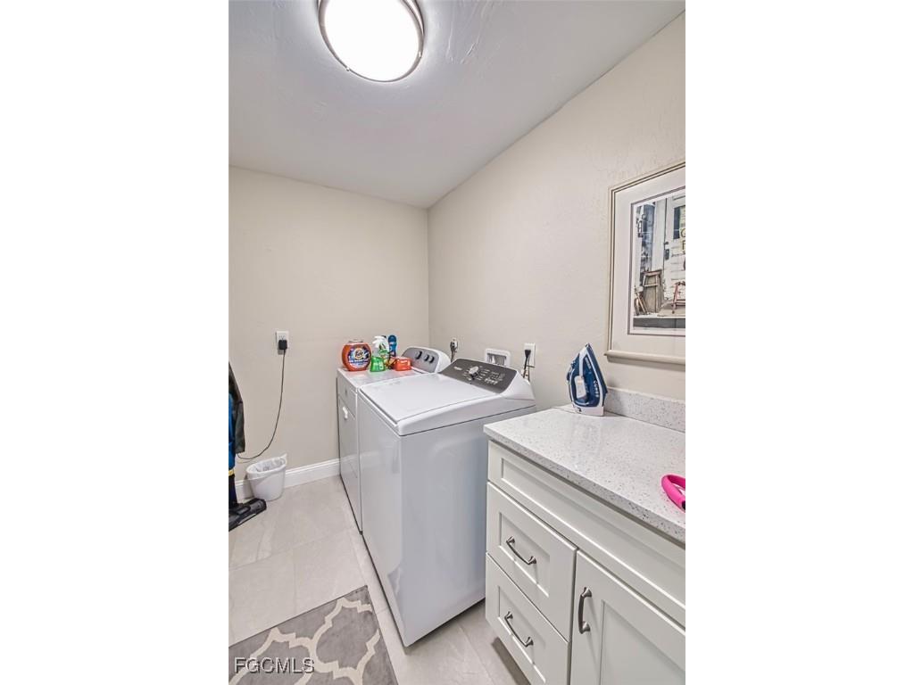 7275 Lake Drive Fort Myers FL 33908 2025024242 image33