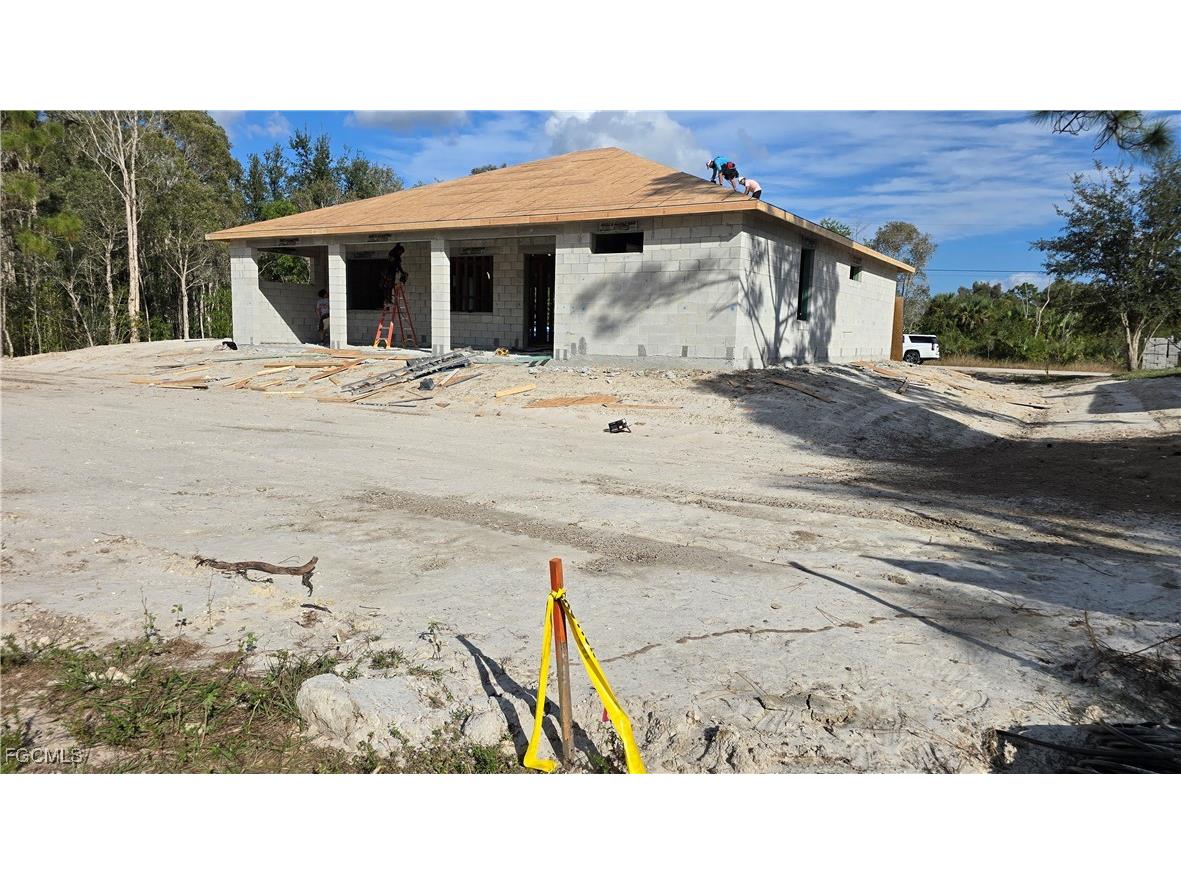 728 La Plata Avenue Lehigh Acres FL 33974 2025026026 image4