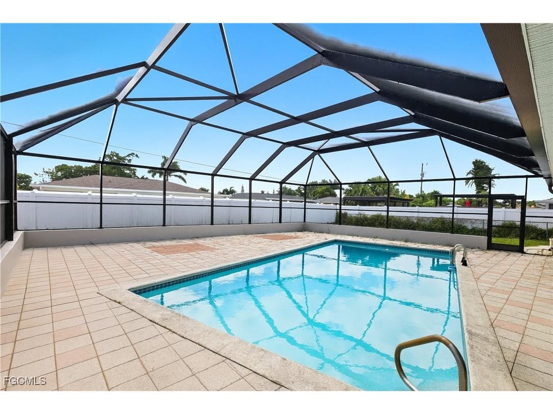 728 Tower Drive Cape Coral FL 33904 2025013834 image2