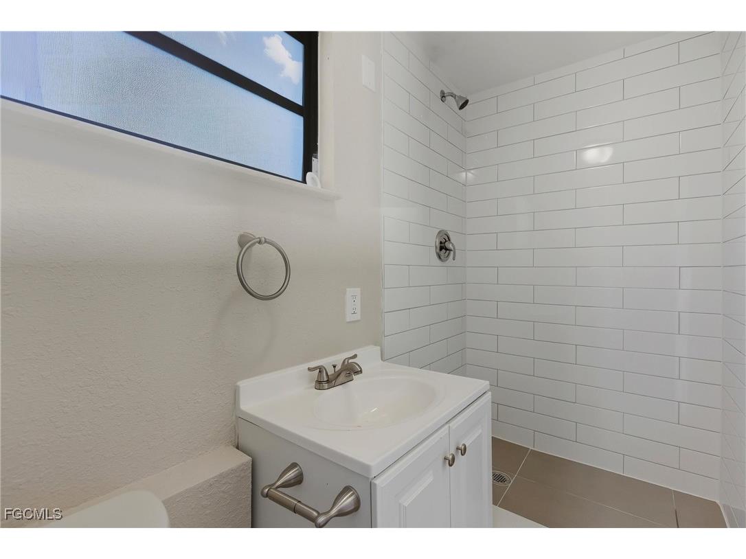 728 Tower Drive Cape Coral FL 33904 2025013834 image23