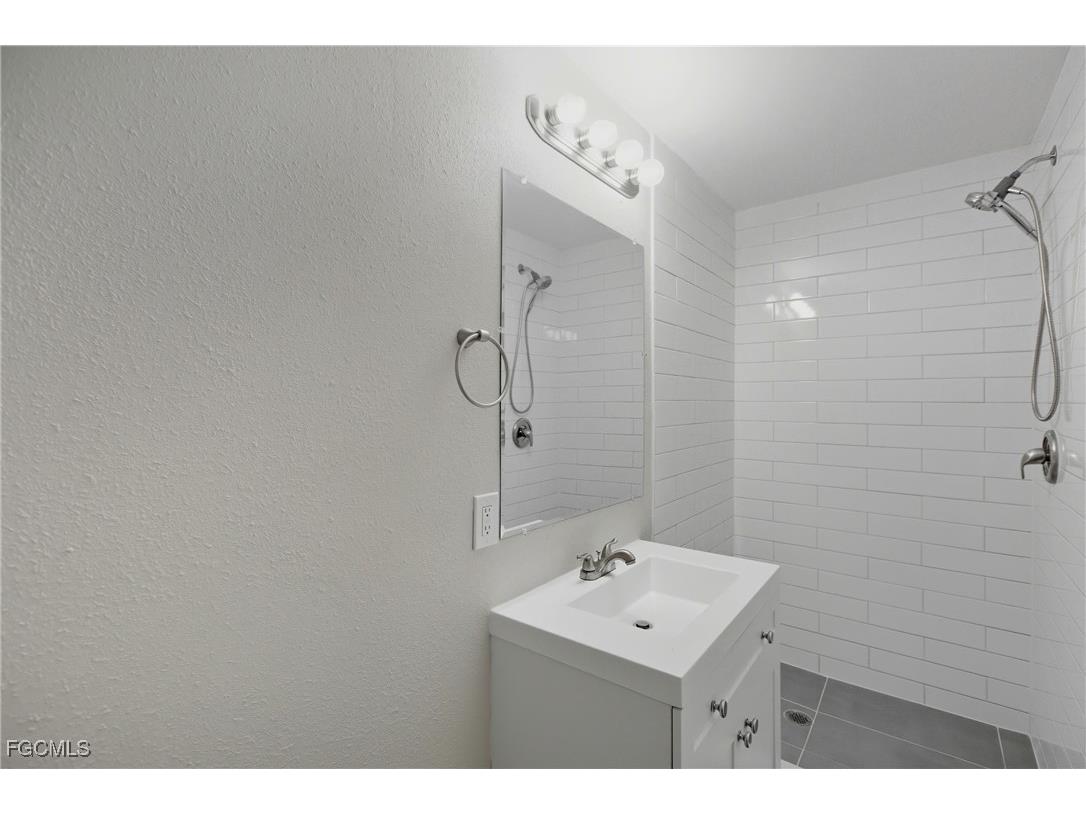 728 Tower Drive Cape Coral FL 33904 2025013834 image32