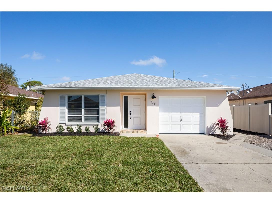 729 103rd Avenue N Naples FL 34108 226008378 image1