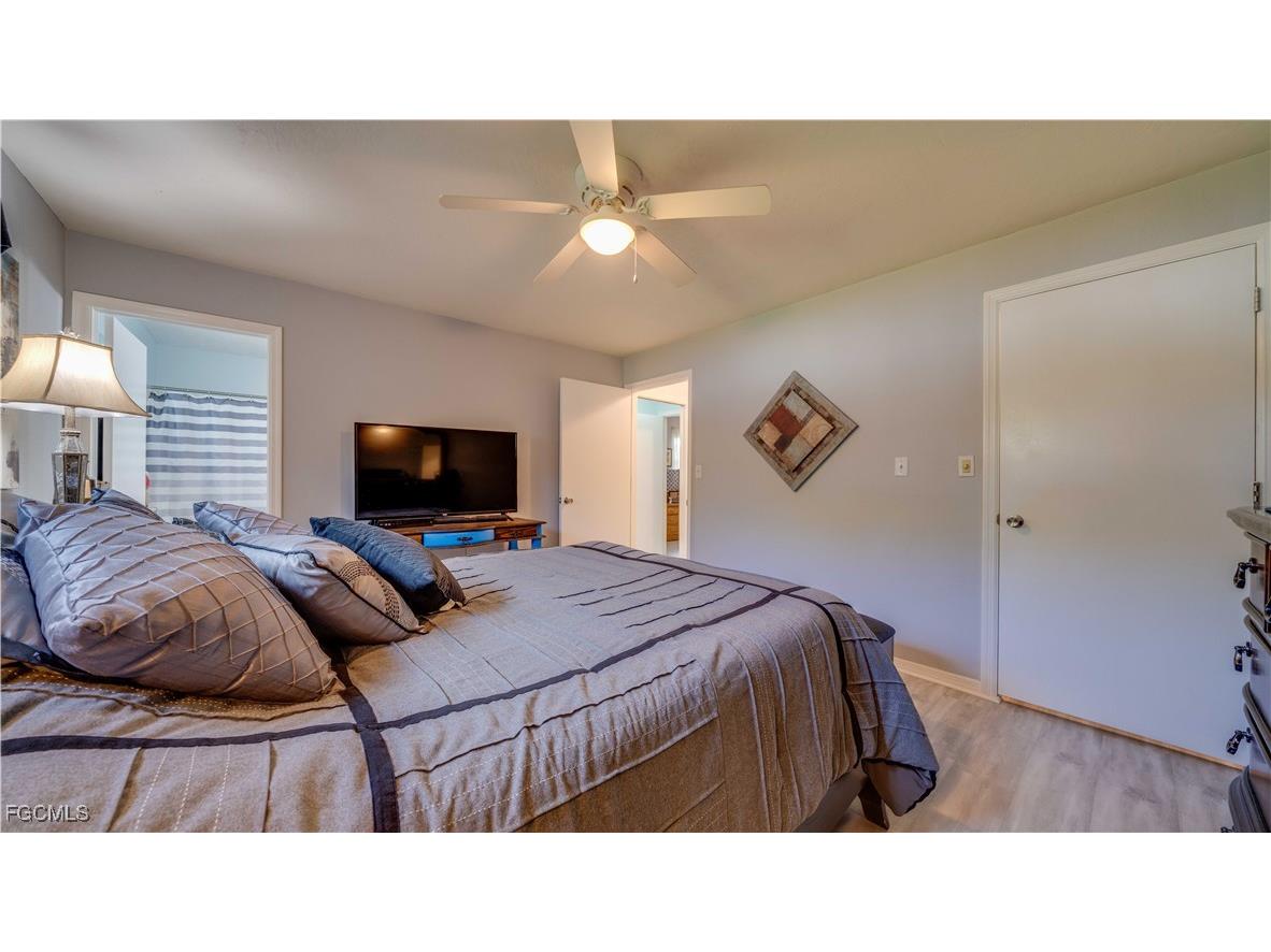 729 105th Avenue N Naples FL 34108 2025018981 image17