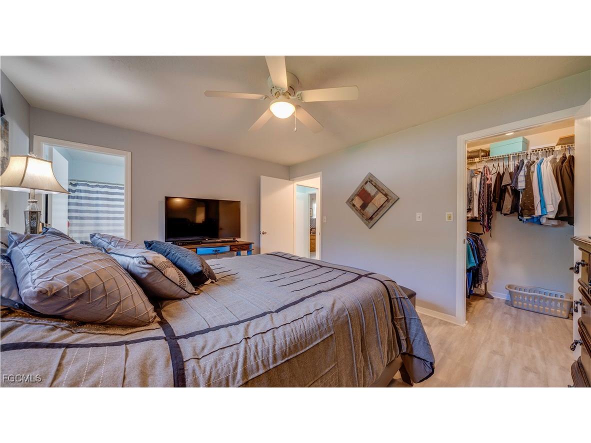 729 105th Avenue N Naples FL 34108 2025018981 image18