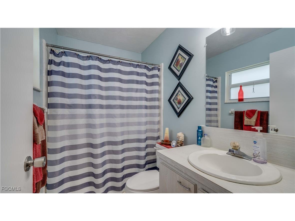 729 105th Avenue N Naples FL 34108 2025018981 image19