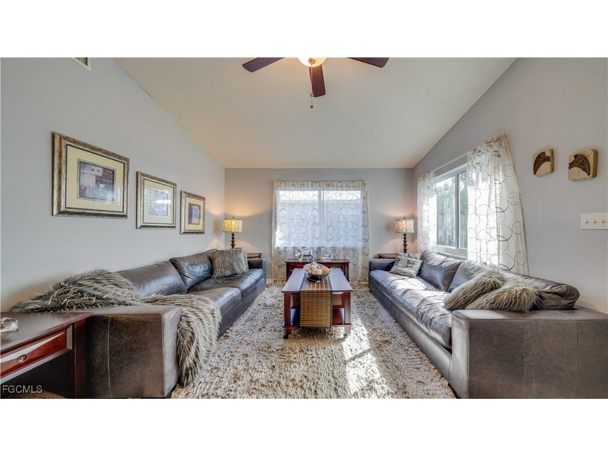 729 105th Avenue N Naples FL 34108 2025018981 image2