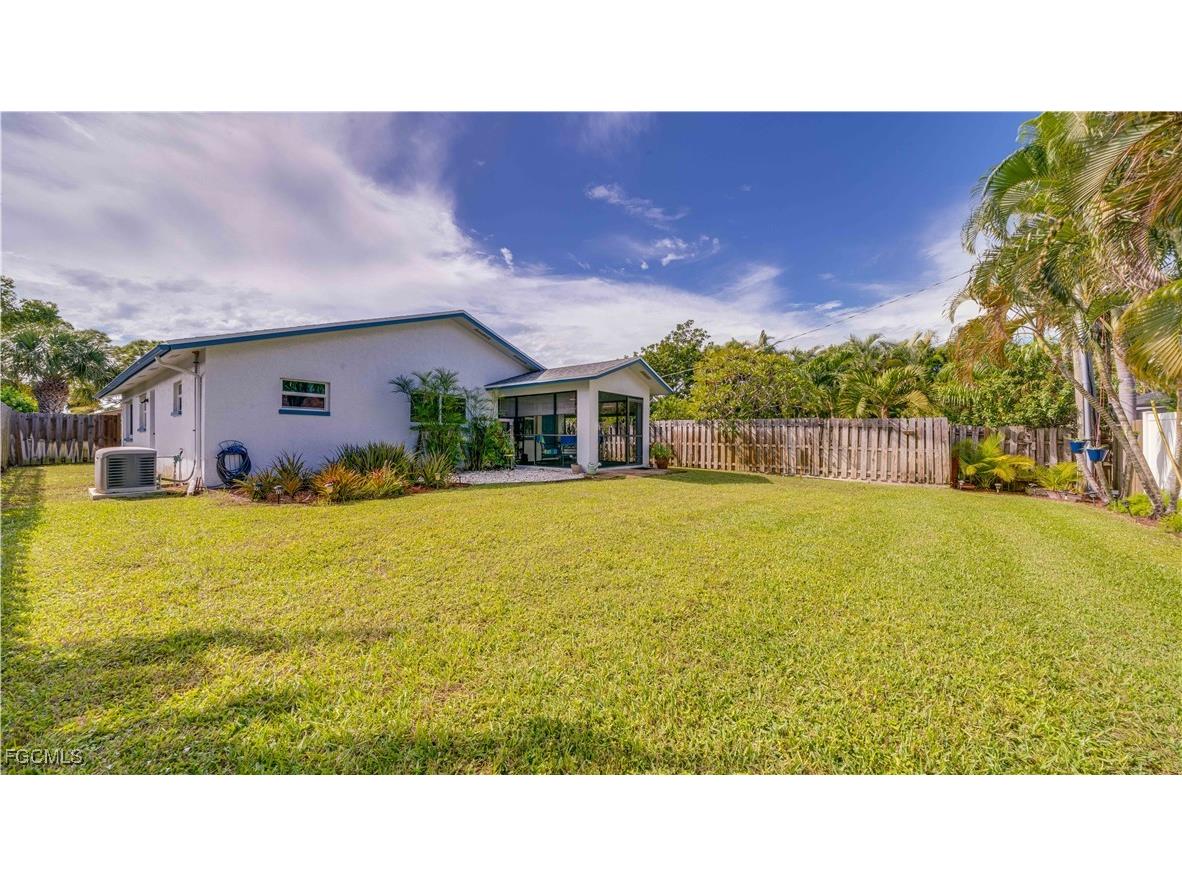 729 105th Avenue N Naples FL 34108 2025018981 image25