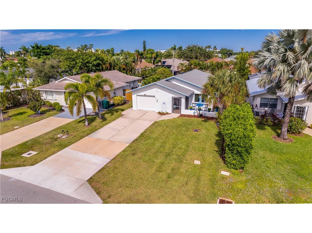 729 105th Avenue N Naples FL 34108 2025018981 image27