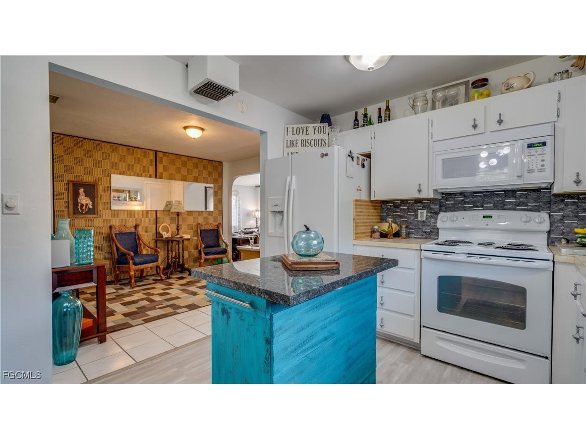 729 105th Avenue N Naples FL 34108 2025018981 image6