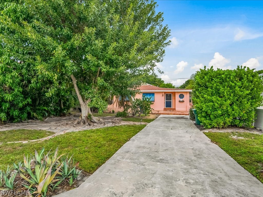 729 93rd Avenue N Naples FL 34108 224038282 image1