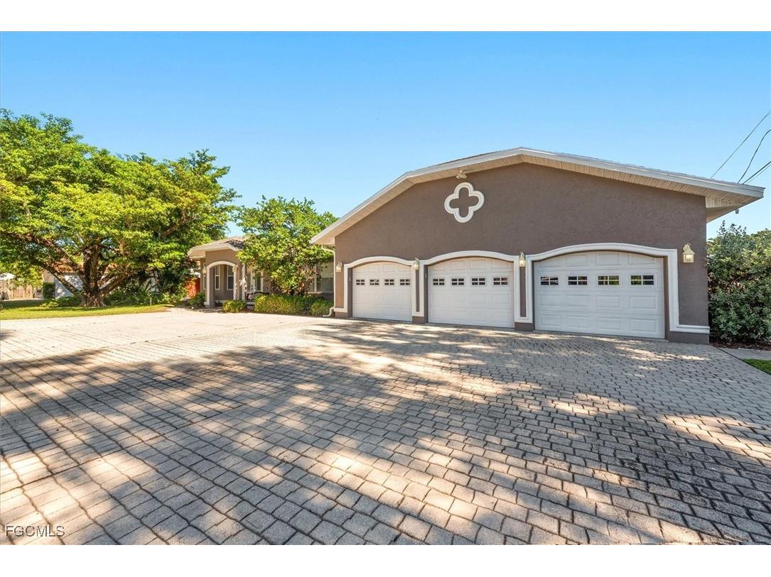 729 Dean Way Fort Myers FL 33919 2025015822 image3