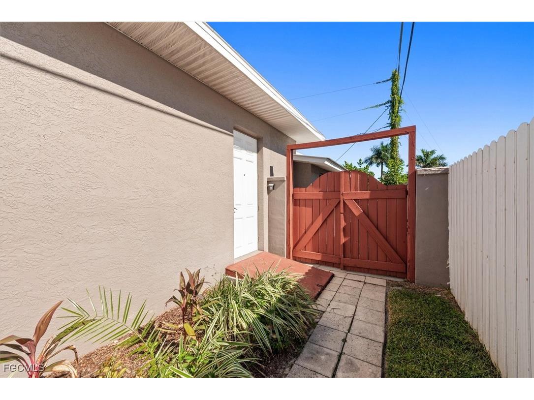 729 Dean Way Fort Myers FL 33919 2025015822 image31