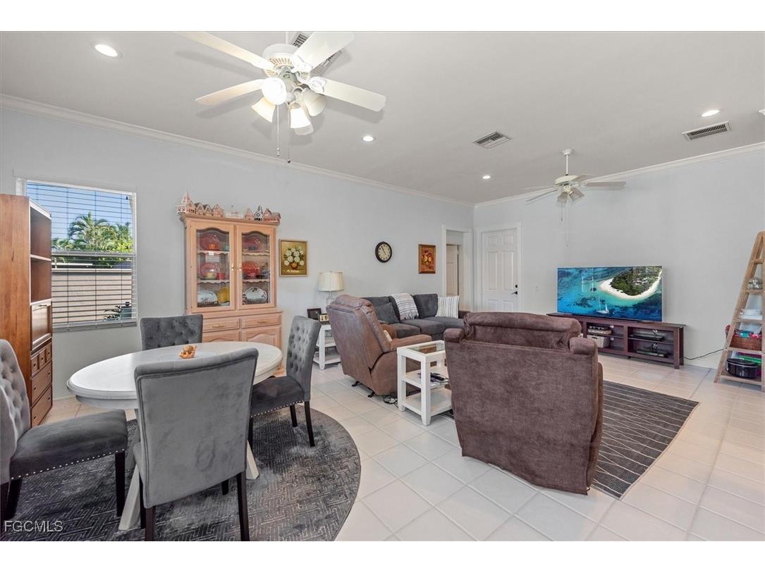 729 Dean Way Fort Myers FL 33919 2025015822 image32