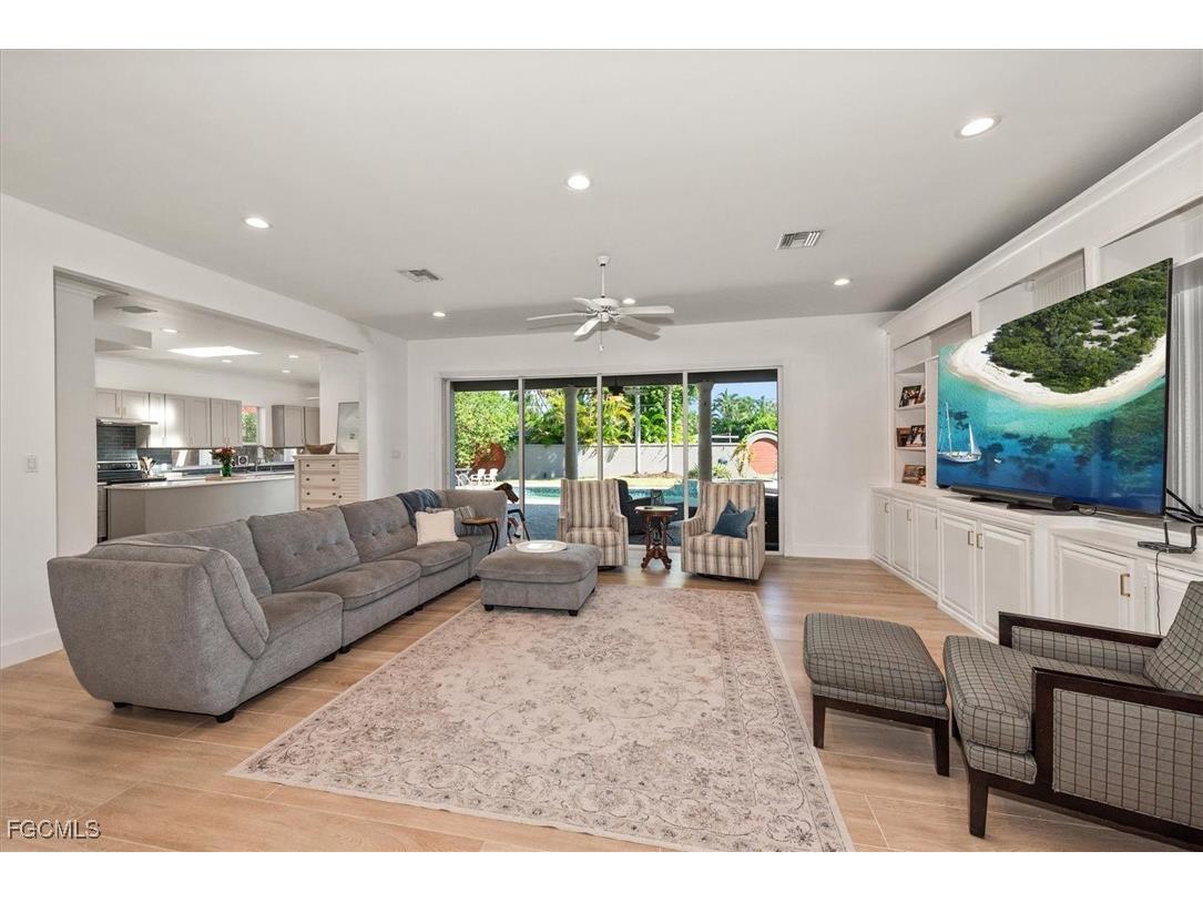 729 Dean Way Fort Myers FL 33919 2025015822 image6