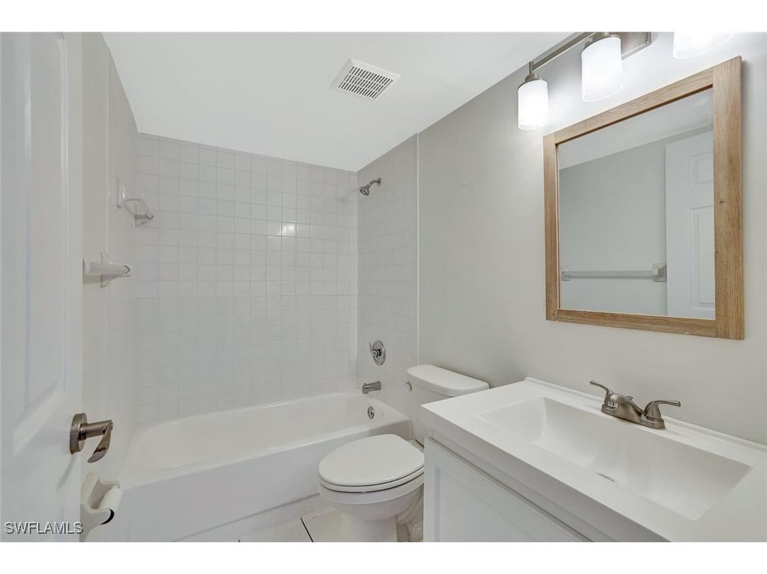 729 Landover Court #101 Naples FL 34104 225076697 image12