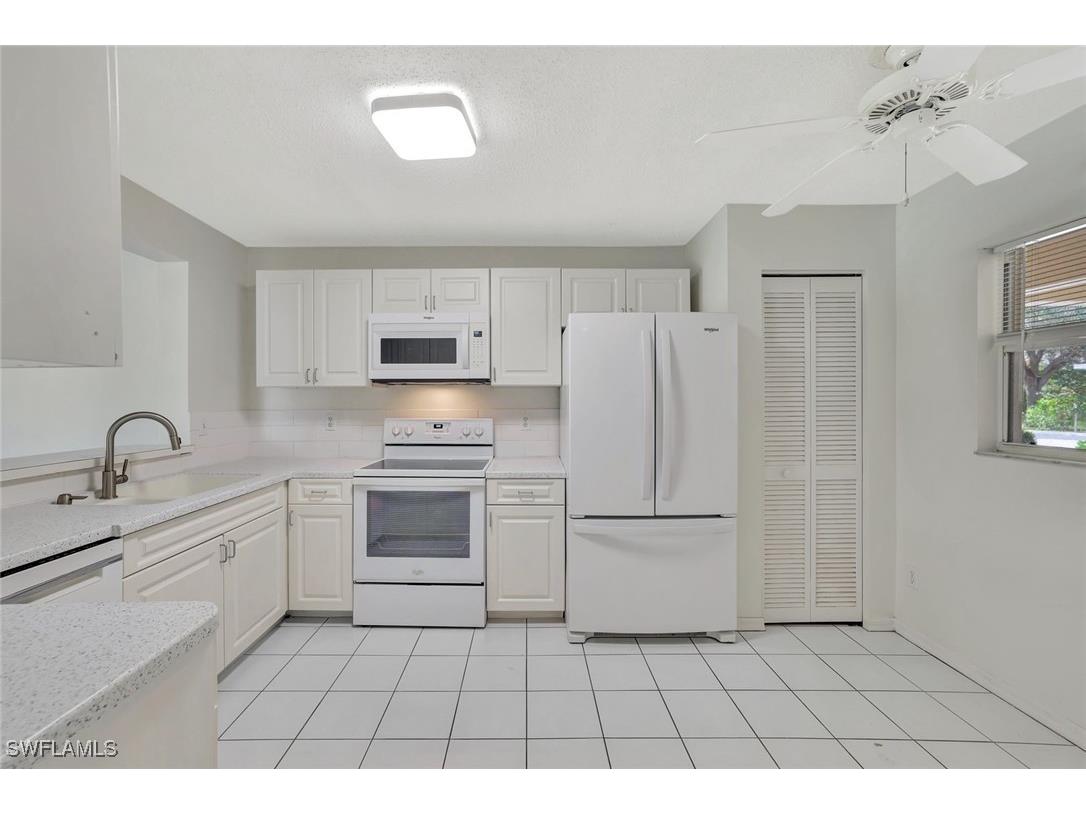 729 Landover Court #101 Naples FL 34104 225076697 image4