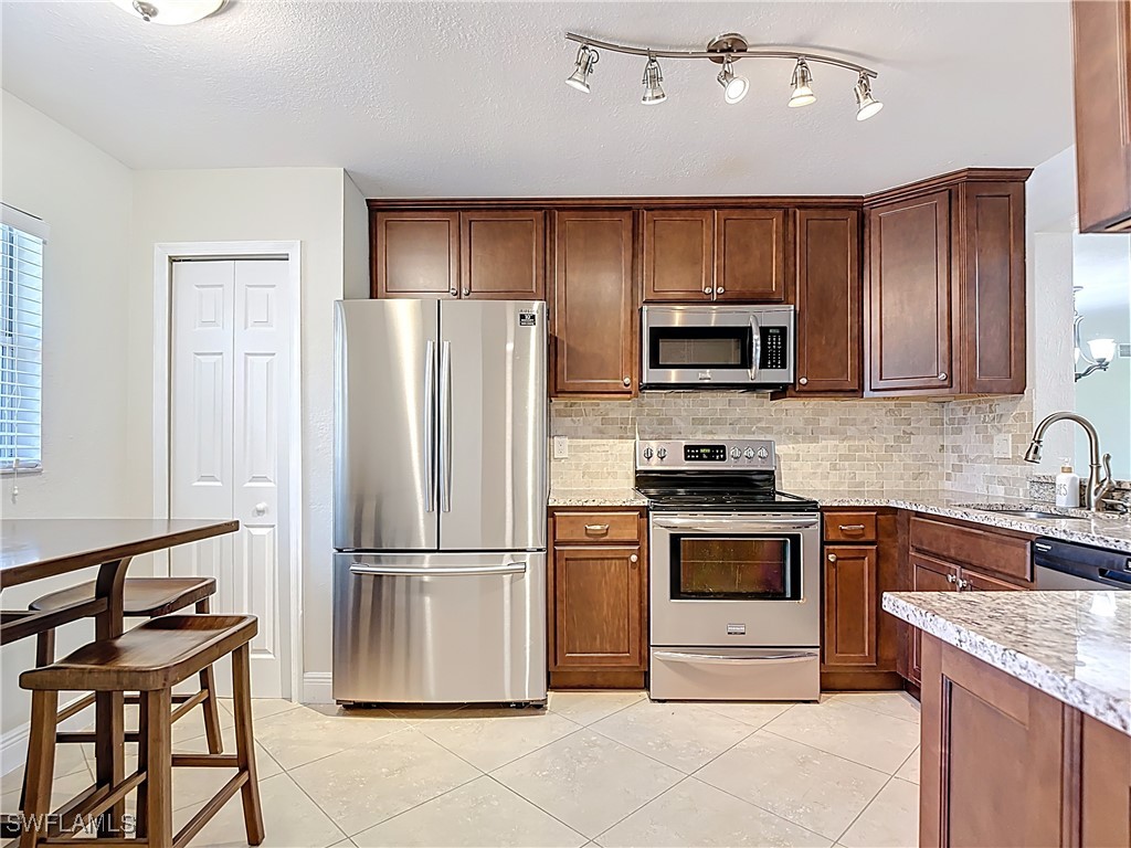 729 Landover Court #102 Naples FL 34104 225078764 image1
