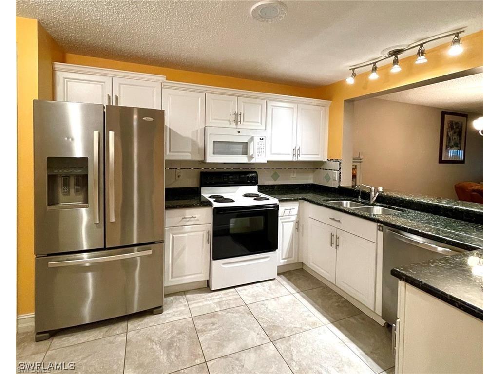 729 Landover Court #104 Naples FL 34104 223046694 image1
