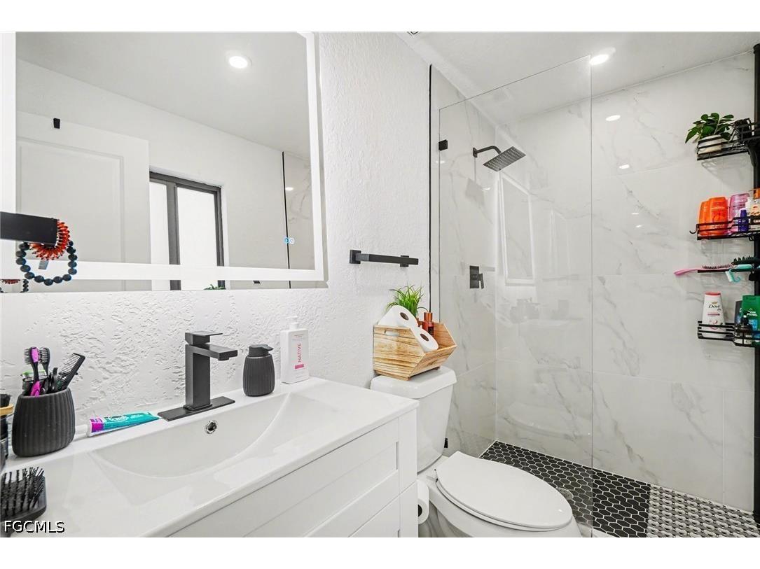 73 Cardinal Drive North Fort Myers FL 33917 2026015823 image22