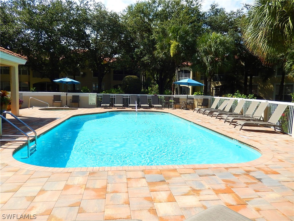 73 Silver Oaks Circle #10203 Naples FL 34119 224057584 image1