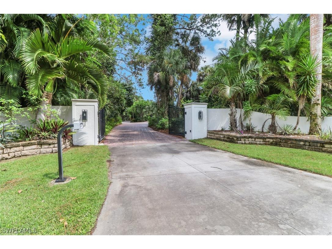 730 5th Street NW Naples FL 34120 226006788 image2