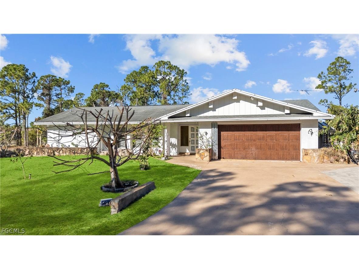 730 Bering Avenue S Lehigh Acres FL 33974 2026009991 image4