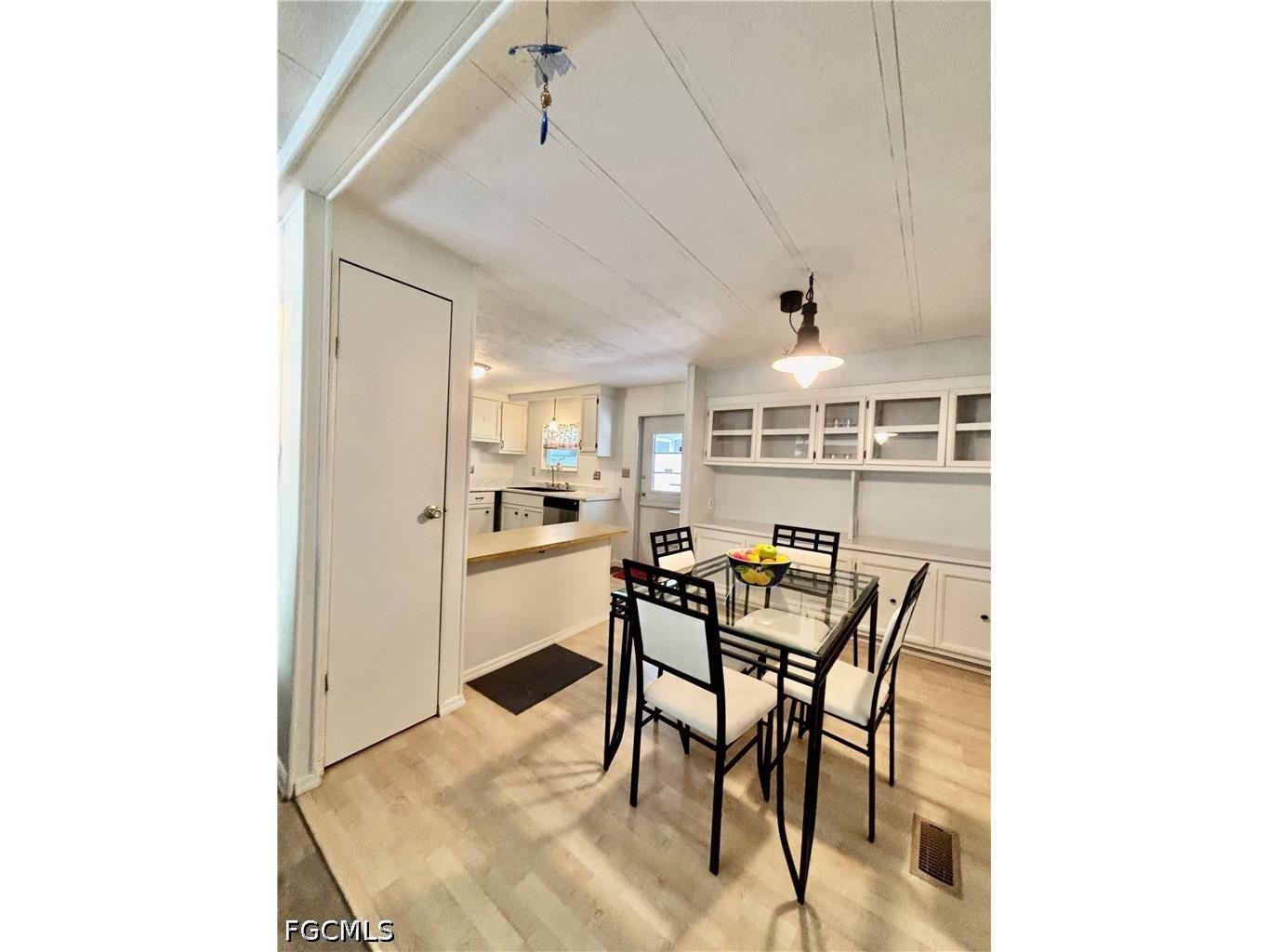 730 Knotty Pine Circle North Fort Myers FL 33917 2026028106 image11