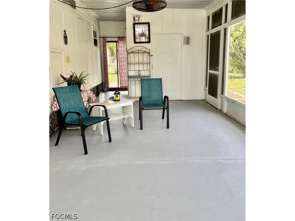 730 Knotty Pine Circle North Fort Myers FL 33917 2026028106 image3