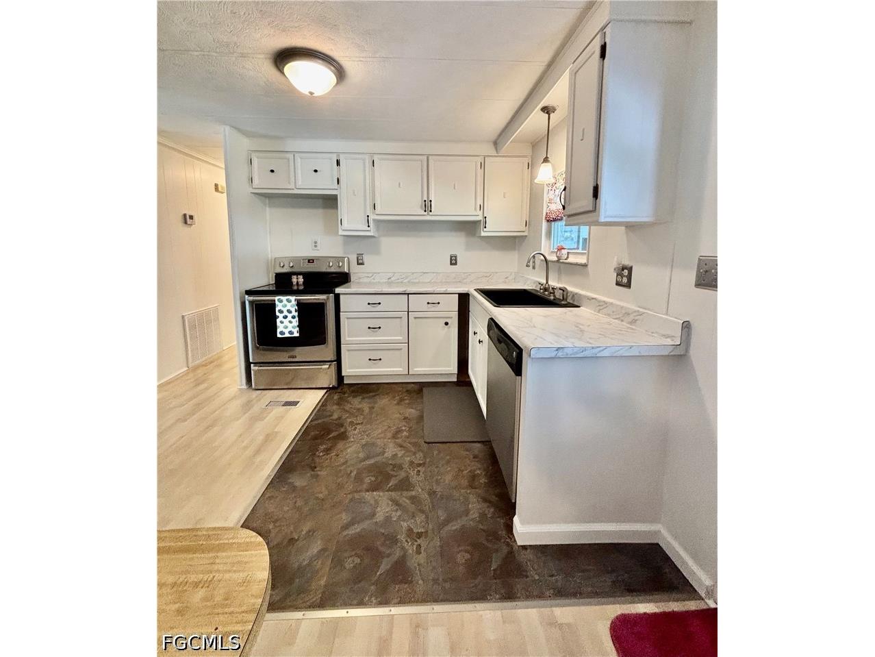 730 Knotty Pine Circle North Fort Myers FL 33917 2026028106 image6