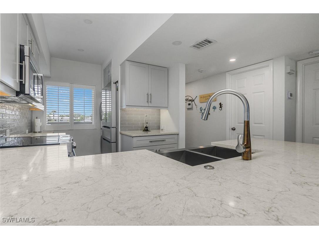 730 W Elkcam Circle #302 Marco Island FL 34145 225064269 image16