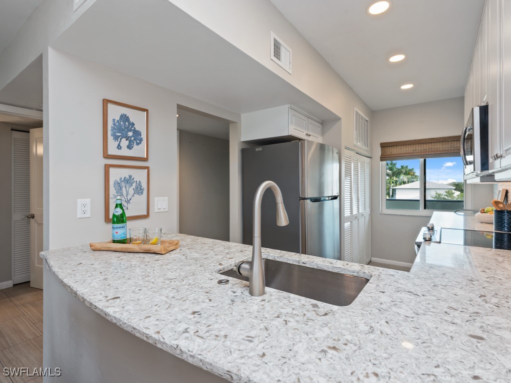 730 W Elkcam Circle #309 Marco Island FL 34145 225077416 image4