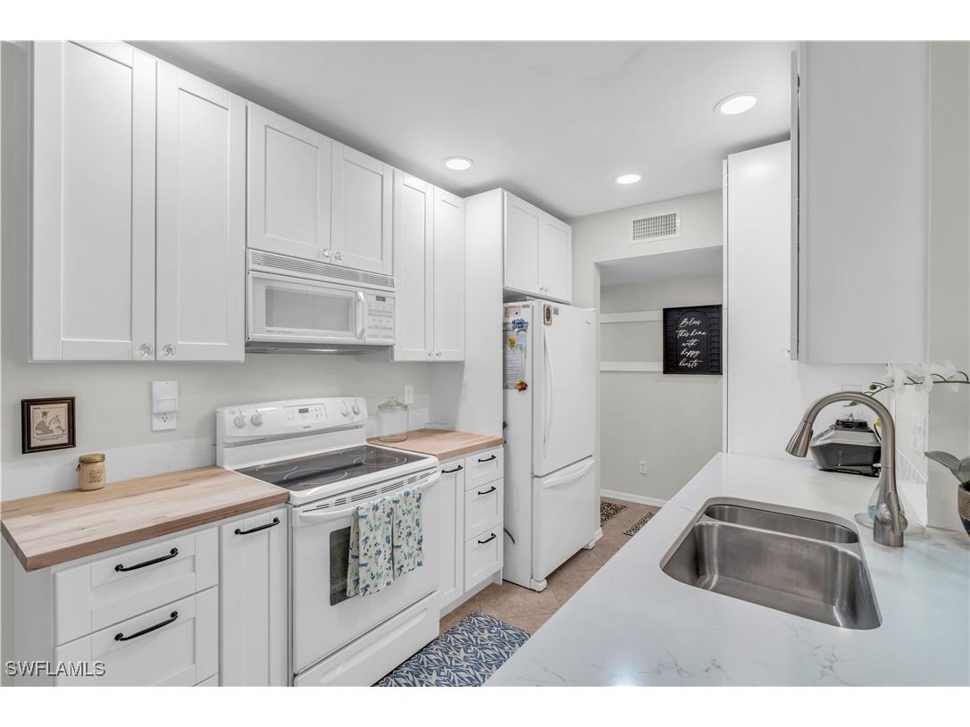 7306 Ascot Court #2 Naples FL 34104 225015585 image4