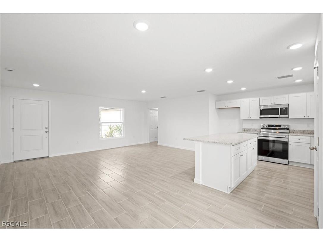 731 Anaconda Avenue S Lehigh Acres FL 33974 2026011259 image10