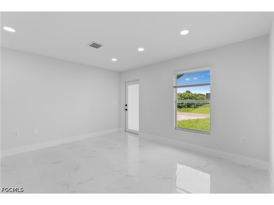 731 Camilla Street E Lehigh Acres FL 33974 2026026111 image5