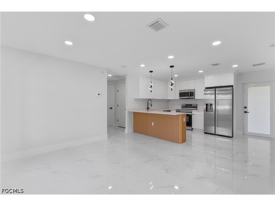 731 Camilla Street E Lehigh Acres FL 33974 2026026111 image8