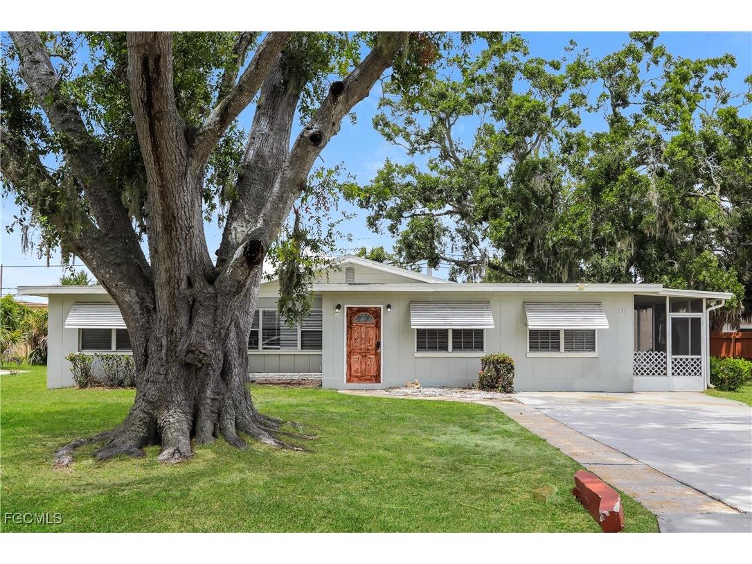 731 Cypress Avenue Venice FL 34285 2025022416 image1