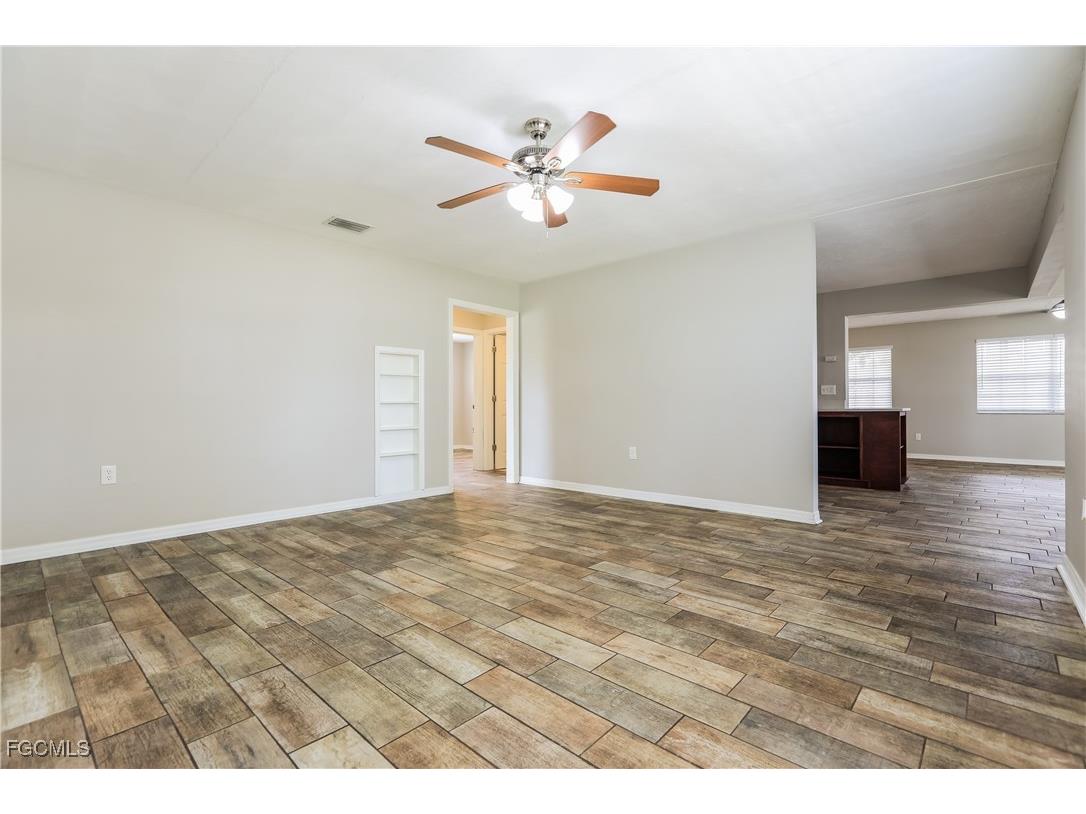 731 Cypress Avenue Venice FL 34285 2025022416 image10