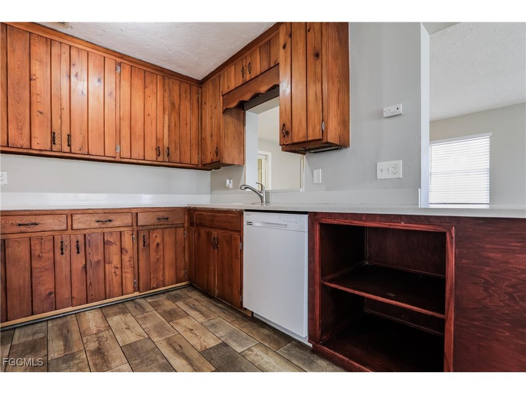 731 Cypress Avenue Venice FL 34285 2025022416 image12