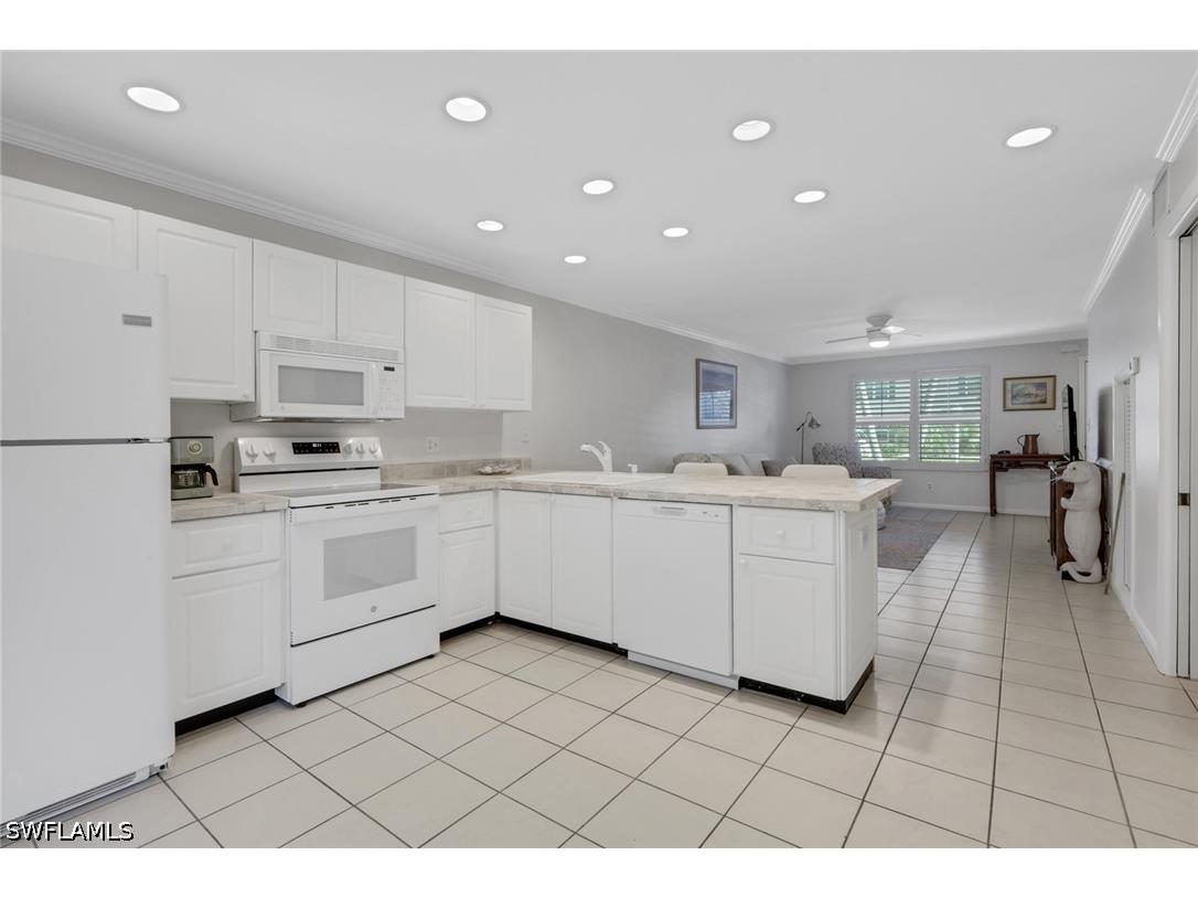 731 W Elkcam Circle #B113 Marco Island FL 34145 226013826 image4