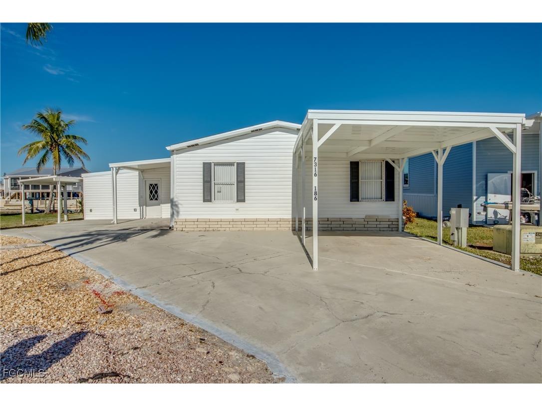 7316 Cobiac Drive Saint James City FL 33956 2025023188 image1