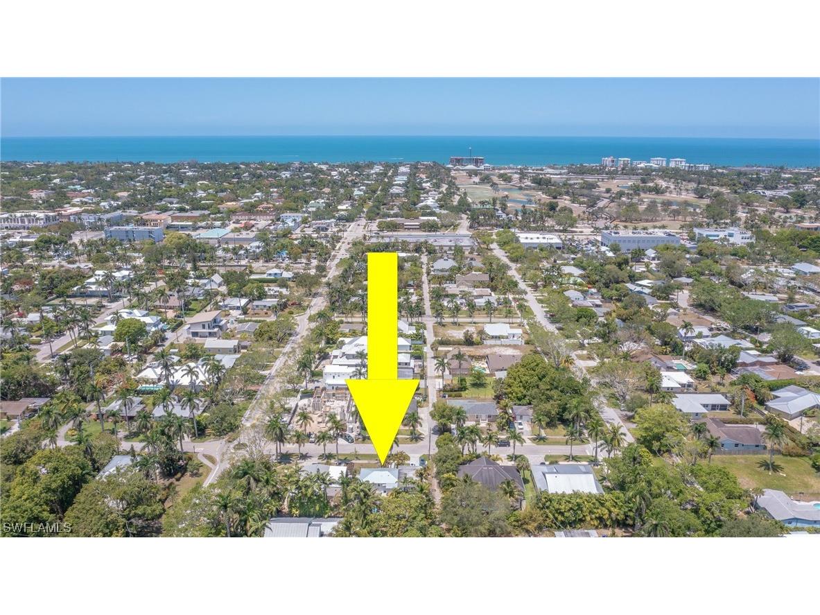 732 12th Street N Naples FL 34102 223055991 image1