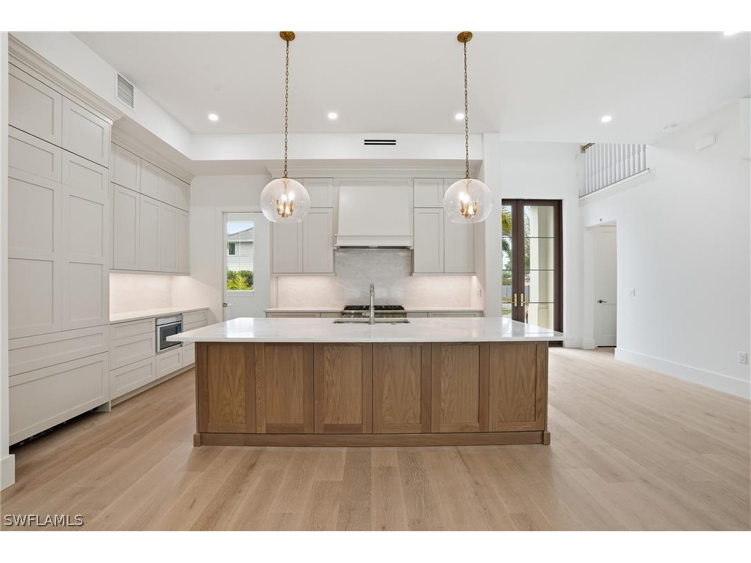 732 12th Street N Naples FL 34102 226010314 image8