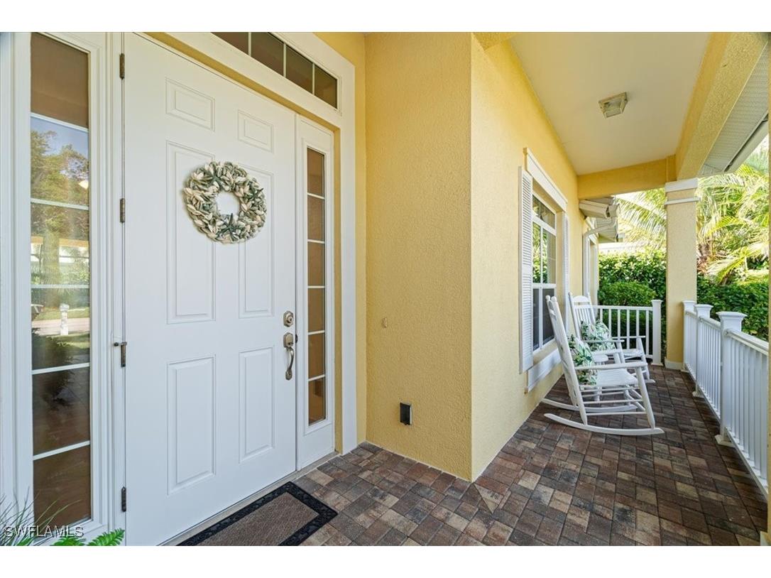 732 7th Avenue N Naples FL 34102 225080665 image1