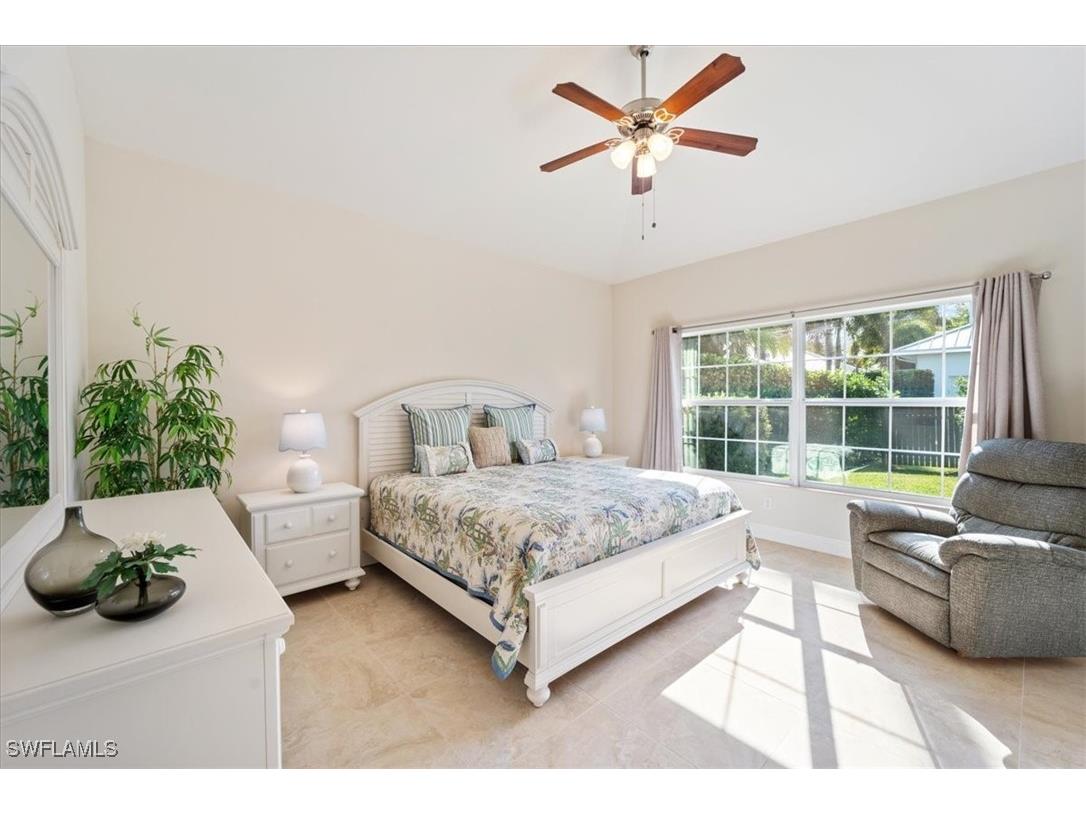 732 7th Avenue N Naples FL 34102 225080665 image22