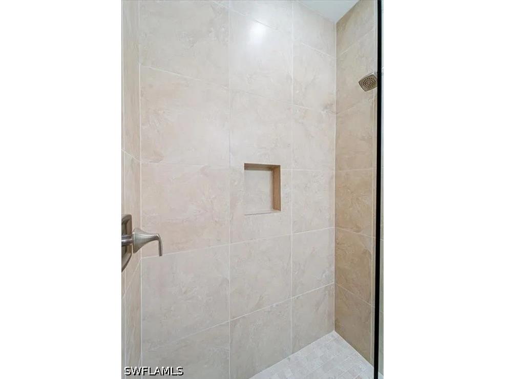 732 7th Avenue N Naples FL 34102 226021095 image19